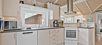 Beautiful home in ålbæk with sauna