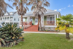 Exterior - The Breeze @ Coastal Retreat VIllas (Long Beach)