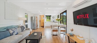 Pet friendly cozy cabin on acreage