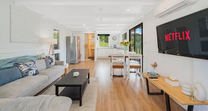 Pet friendly cozy cabin on acreage