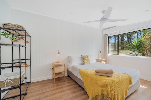 2 habitaciones, tabla de planchar con plancha, cuna de viaje y wifi