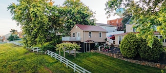 Romantic Golden Valley Cottage | View of Amish Countryside + Walk to Amish Eats