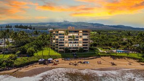 On the beach - Ultimate Oceanfront Luxury - Polo Beach Club #706 in Wailea, Maui (Wailea-Makena)