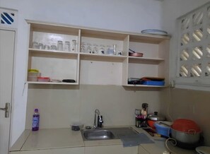 Fridge, microwave, coffee/tea maker, electric kettle