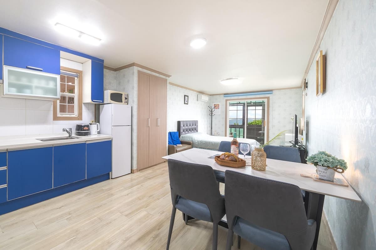 Basic Room, 1 Bedroom (BLUE) | 1 bedroom, free WiFi