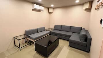 Kamar Keluarga, Bebas Asap Rokok, kamar mandi pribadi (Japanese-Style,Private Sauna, Theater) | Didekorasi berbeda-beda, kedap suara, dan Wi-Fi gratis