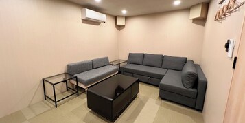 Decoración personalizada, sistema de insonorización y wifi gratis