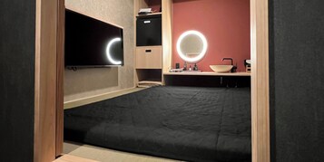 Decoración personalizada, sistema de insonorización y wifi gratis