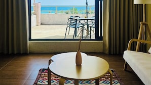 Comfort Double or Twin Room, Private Bathroom, Beach View | Living area - HUE CASA (Hengchun)