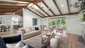 Luxury Villa, Garden View | Living area