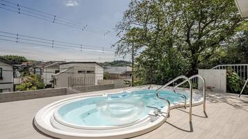Piscina interna, piscina externa sazonal