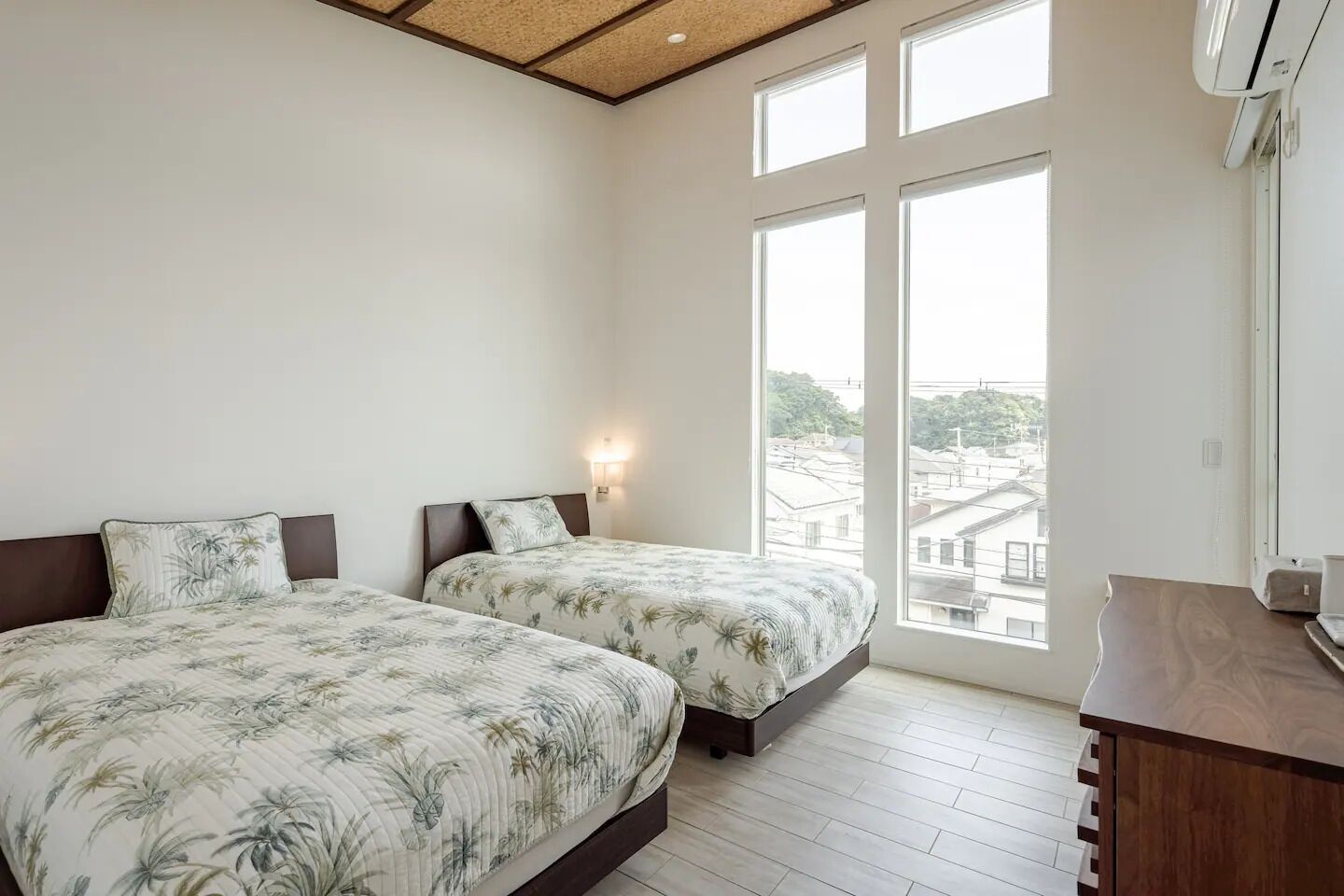 Blackout curtains, soundproofing, iron/ironing board, free WiFi