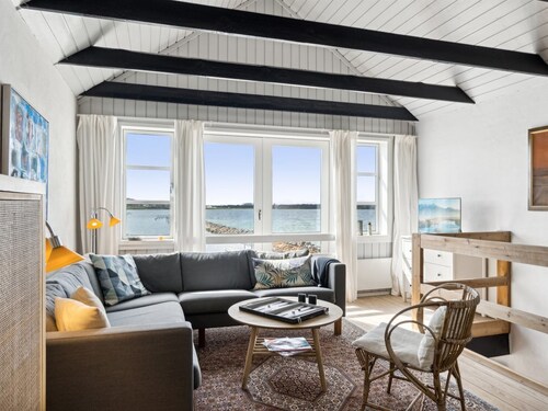 "Ethly" - 10m from the sea by Interhome