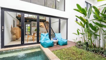 Kolam renang outdoor