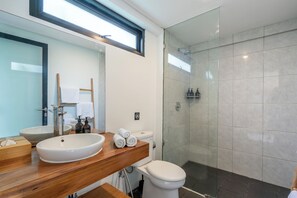 Deluxe-Loft, 1 Schlafzimmer, eigener Pool | Badezimmer