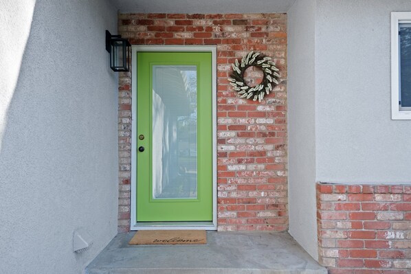 Exterior detail - Orangeburg, Modesto (Modesto)