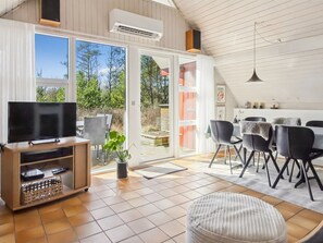 Télévision, cheminée