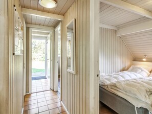3 bedrooms, Internet