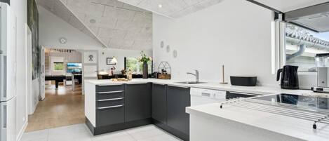 Fridge, oven, dishwasher, highchair