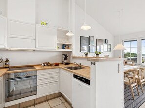 Fridge, oven, dishwasher, high chair - "Isbiorn" - 300m from the sea by Interhome (Aabenraa)