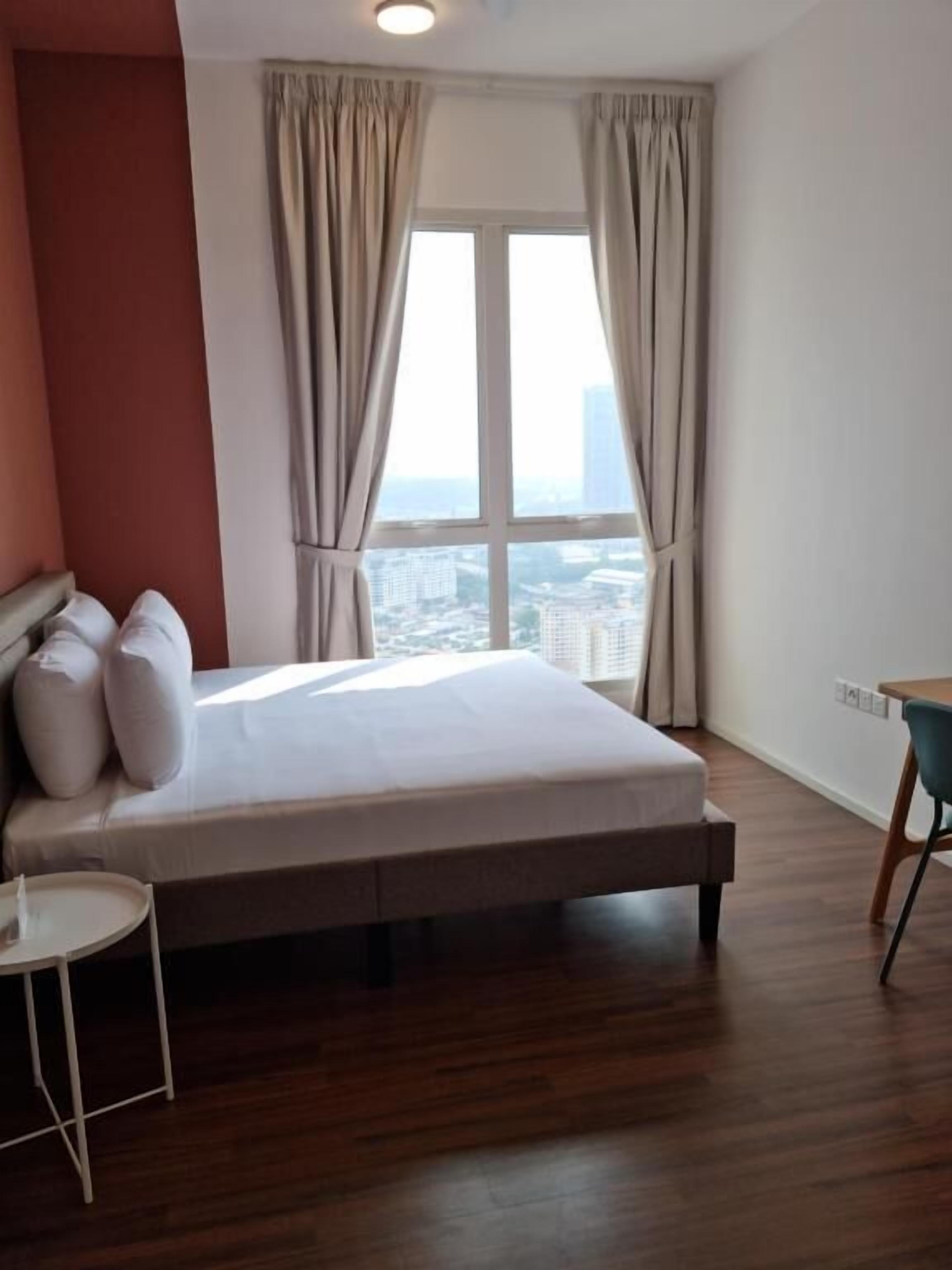 Desk, laptop workspace, soundproofing, free WiFi