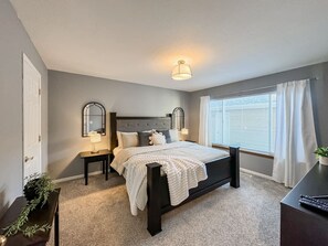 2 makuuhuonetta, työpöytä, silitysrauta/-lauta, Wi-Fi