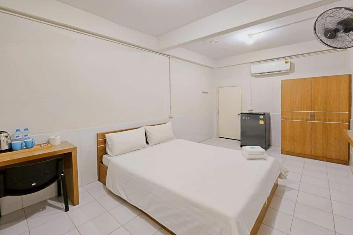 Habitación estándar, vistas a la ciudad | Interior