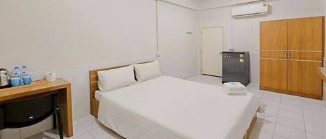 Standard Room, City View | Interior