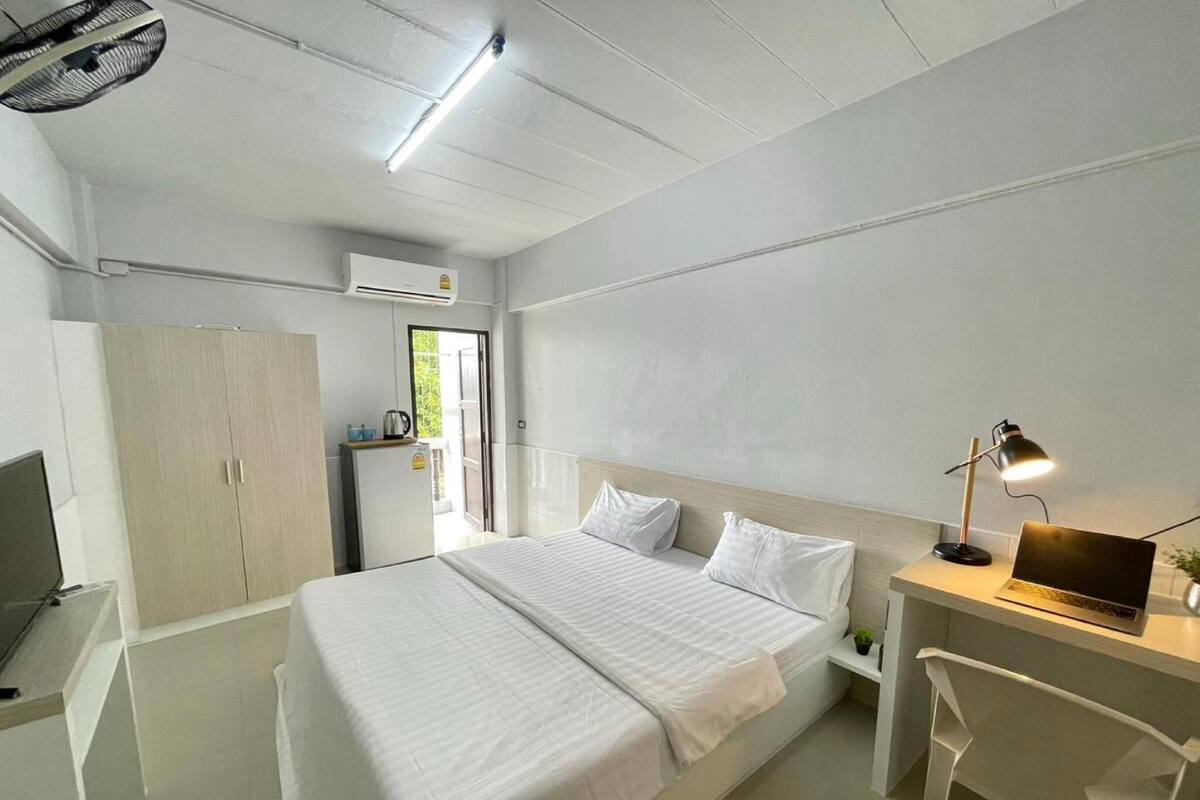 Habitación estándar, vista a la ciudad | Wifi gratis y ropa de cama
