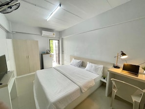 Standard Room, City View | Free WiFi, bed sheets