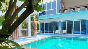 Room, Pool View | Living area - Uthai Thani Resort (Nong Kha Yang)