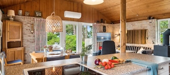 "Uschi" - 86m from the sea by Interhome