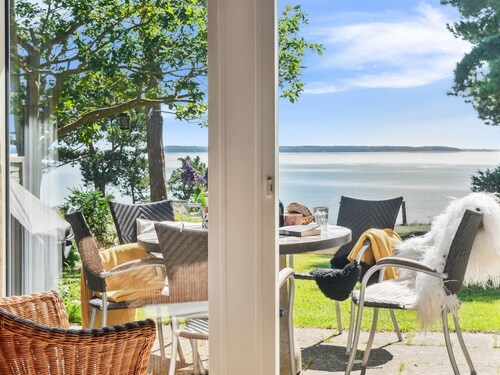 "Uschi" - 86m from the sea by Interhome