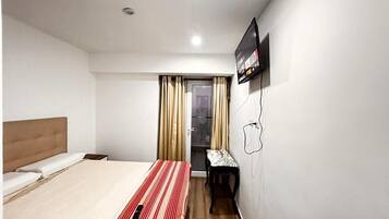 Family Apartment, Balcony, Partial Sea View | 3 bedrooms, blackout drapes, iron/ironing board, free WiFi