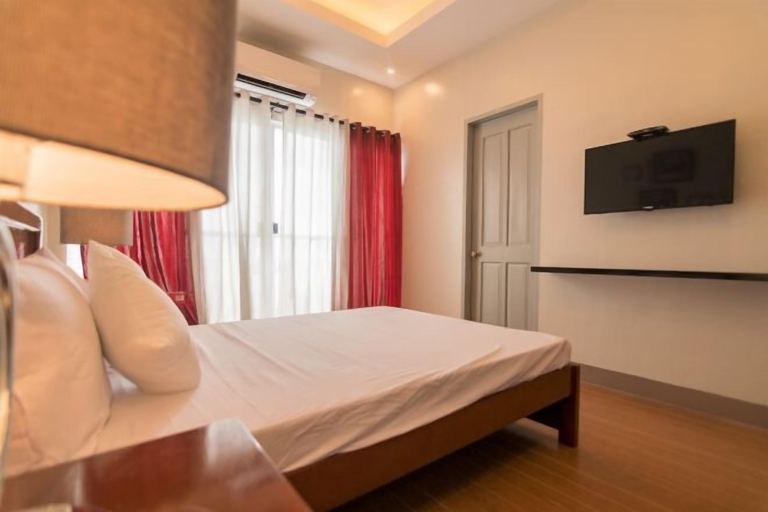 In-room safe, desk, soundproofing, iron/ironing board