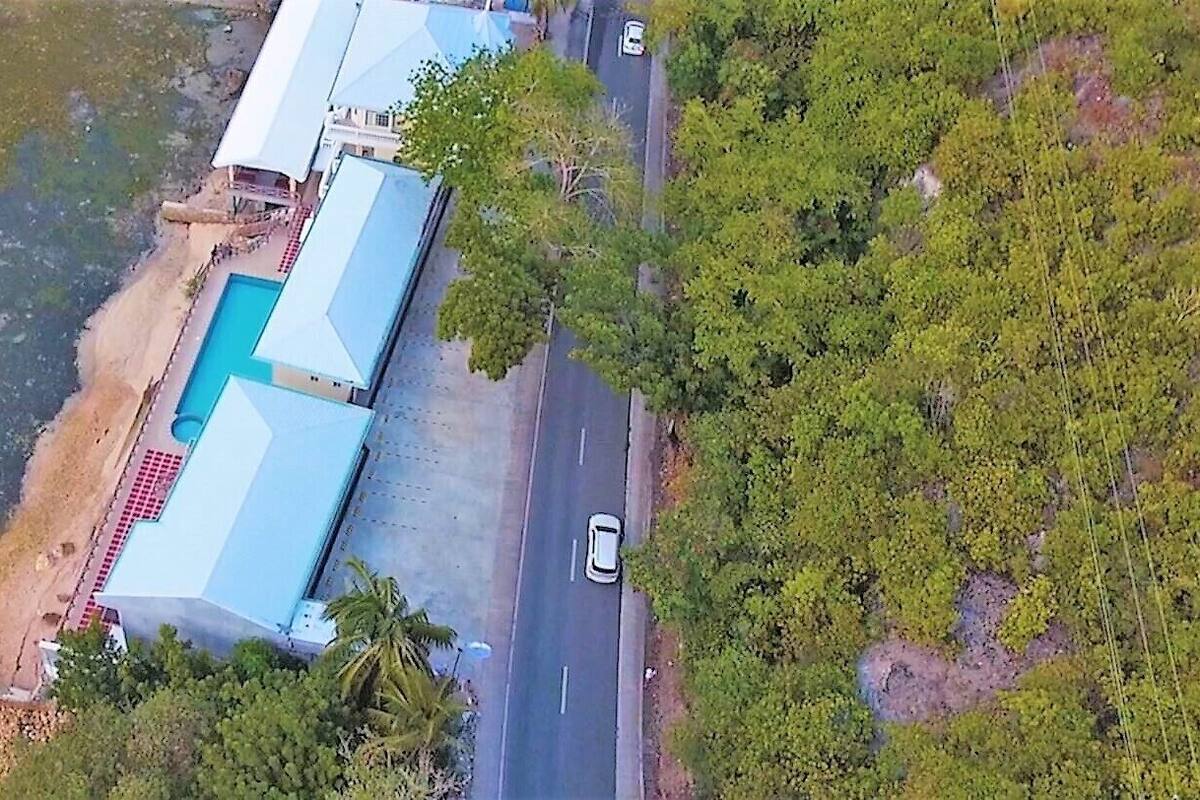 ห้องคอมฟอร์ท, ระเบียง, วิวทะเล | ตู้นิรภัยในห้องพัก, โต๊ะทำงาน, ห้องเก็บเสียง, เตารีด/โต๊ะรีดผ้า