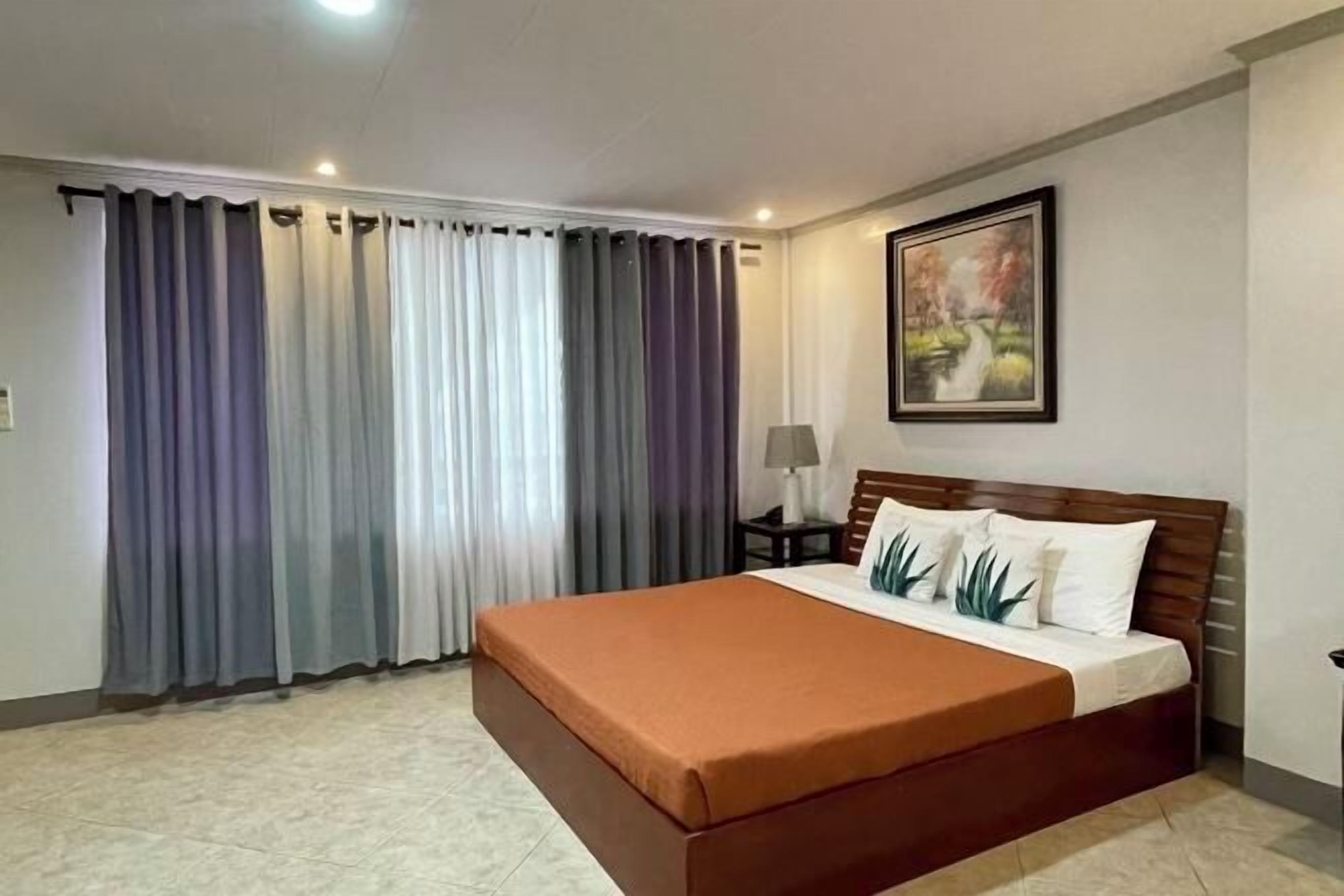 In-room safe, desk, soundproofing, iron/ironing board