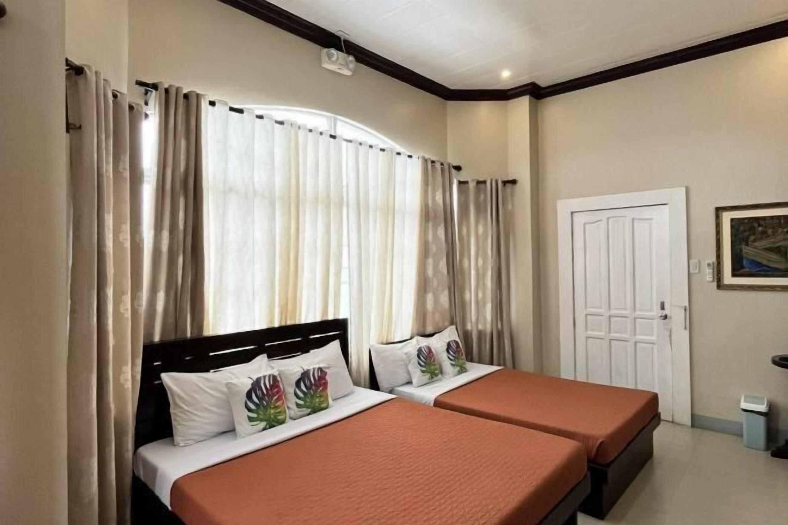 In-room safe, desk, soundproofing, iron/ironing board