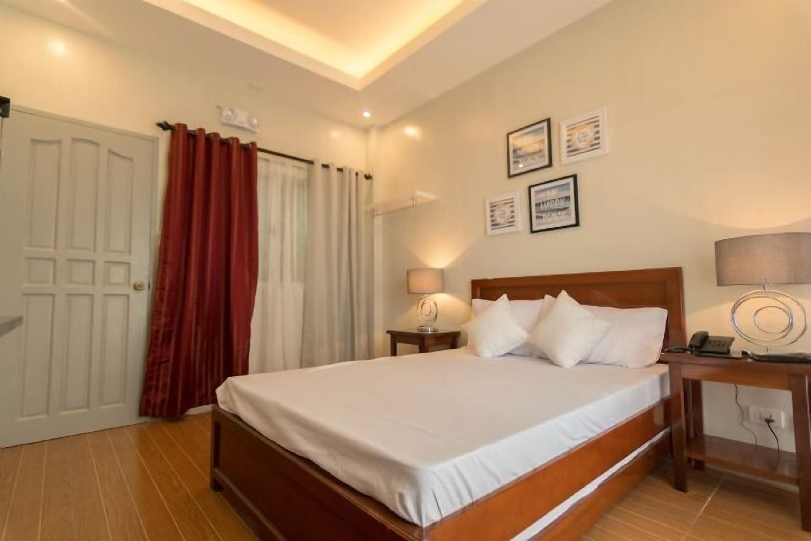 In-room safe, desk, soundproofing, iron/ironing board