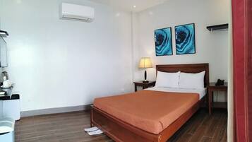 Comfort Room, Balcony, Sea View | In-room dining