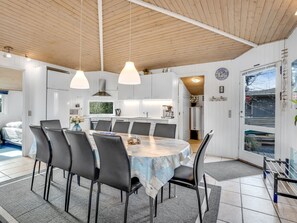 Dining - "Binta" - 800m from the sea by Interhome (Væggerløse)