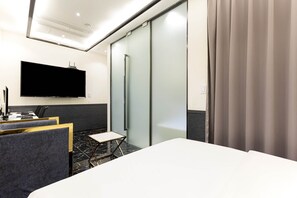 Deluxe Double Room, 1 Double Bed, Non Smoking | Desk, soundproofing, free WiFi - Hotel Des Arts (Seoul)