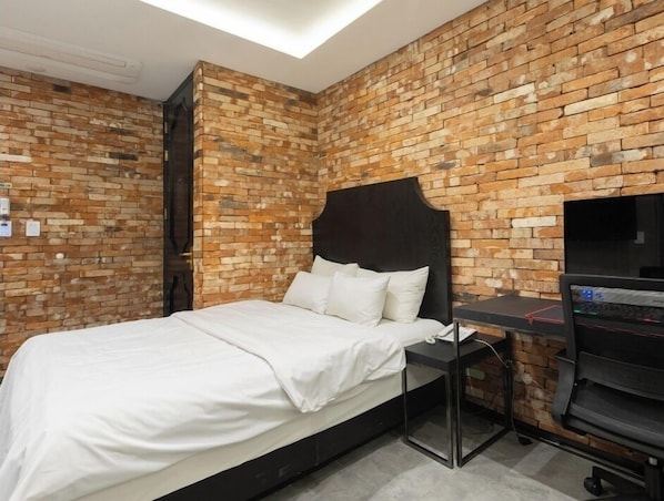 Standard Double Room | Desk, soundproofing, free WiFi