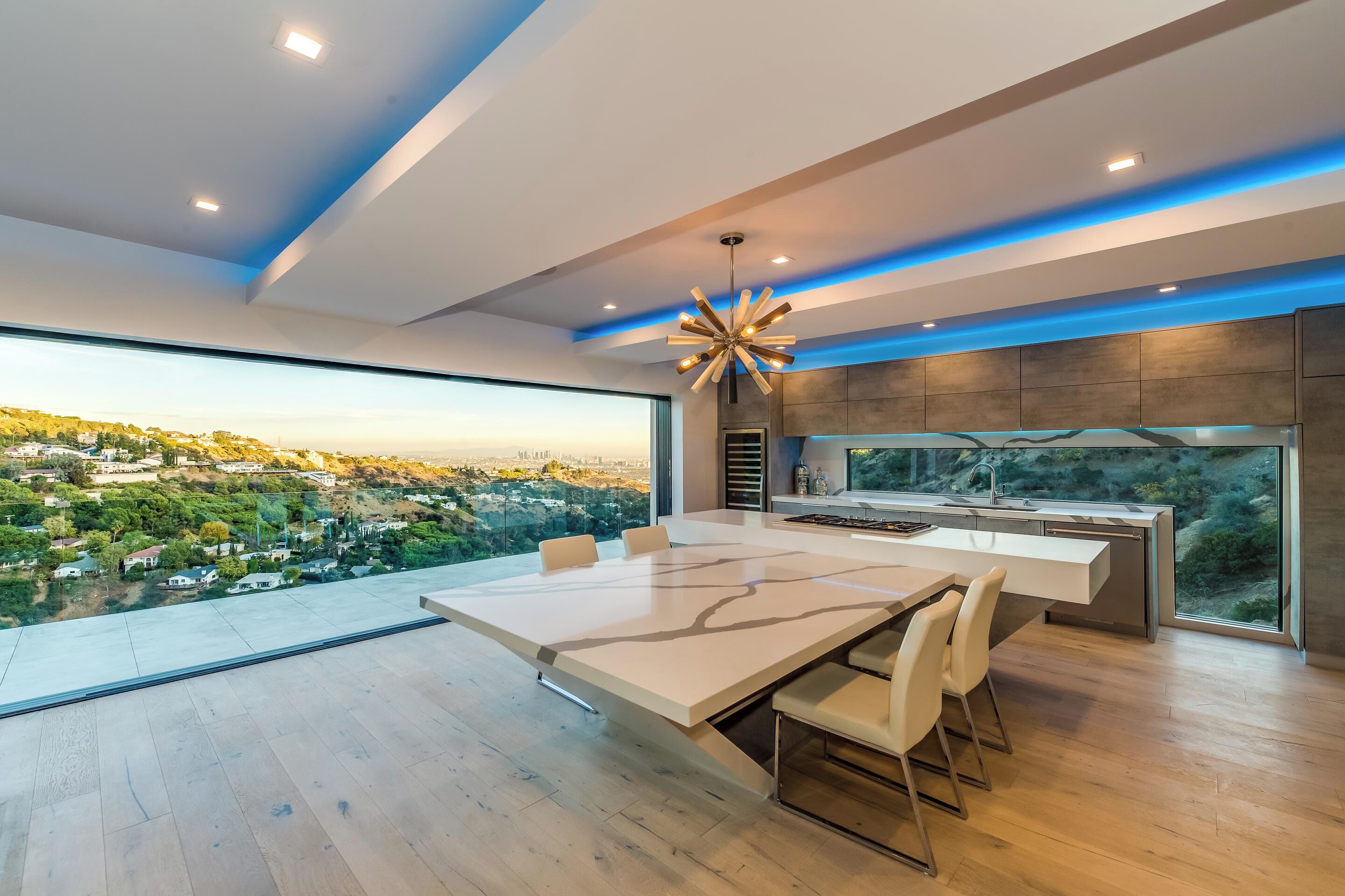 Modern Villa On Sunset Plaza