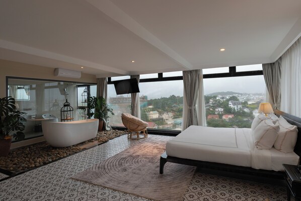 Executive Room | Frette Italian sheets, premium bedding, down duvets, memory-foam beds