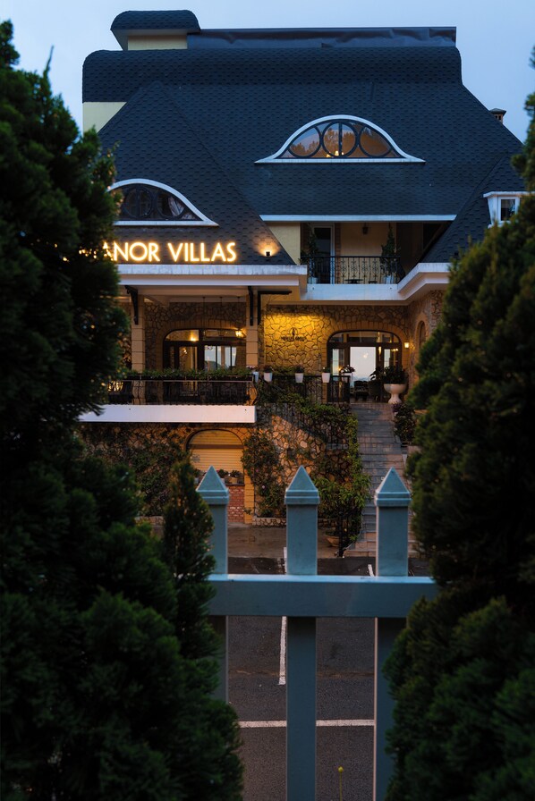 Front of property - The Manor Villas Da Lat (Da Lat)