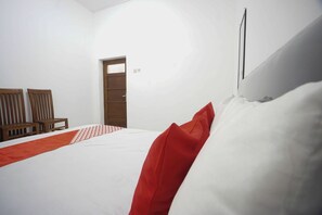 Deluxe Double Room - OYO 93971 Villa Kamandalu (Batu)