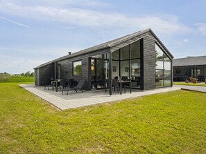 Outdoor dining - "Henryk" - 75m from the sea by Interhome (Haderslev)
