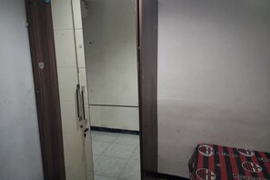 Quarto casal standard | Wi-Fi de cortesia, roupa de cama