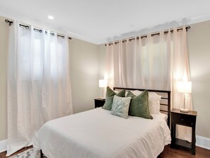2 bedrooms, iron/ironing board, WiFi, bed sheets
